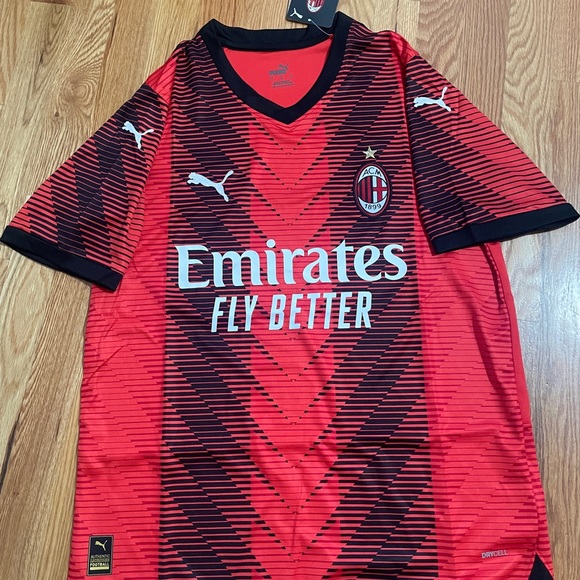 Puma AC Milan home jersey 2023/24 - Picture 2 of 8